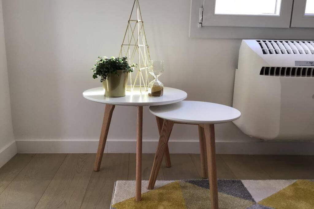 Appartement 2 chambres refait à neuf, climatisé, à 2 min de la mer Nizza Esterno foto