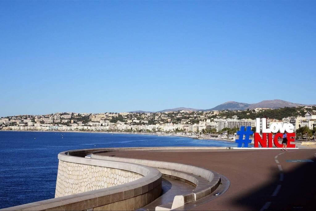 Appartement 2 chambres refait à neuf, climatisé, à 2 min de la mer Nizza Esterno foto