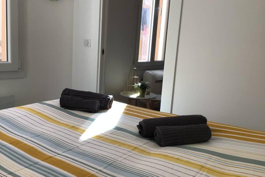 Appartement 2 chambres refait à neuf, climatisé, à 2 min de la mer Nizza Esterno foto